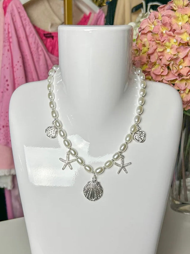 Shell Starfish Pendant Pearl Necklace (2 Colours)