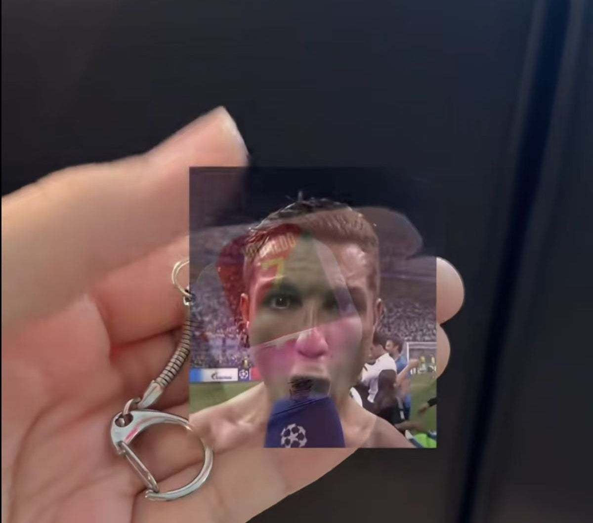 New Cristiano Ronaldo “Mysterious Power” Siu Sound- and Light-Up Button Keychain: A Stylish, Prank-Themed Gift