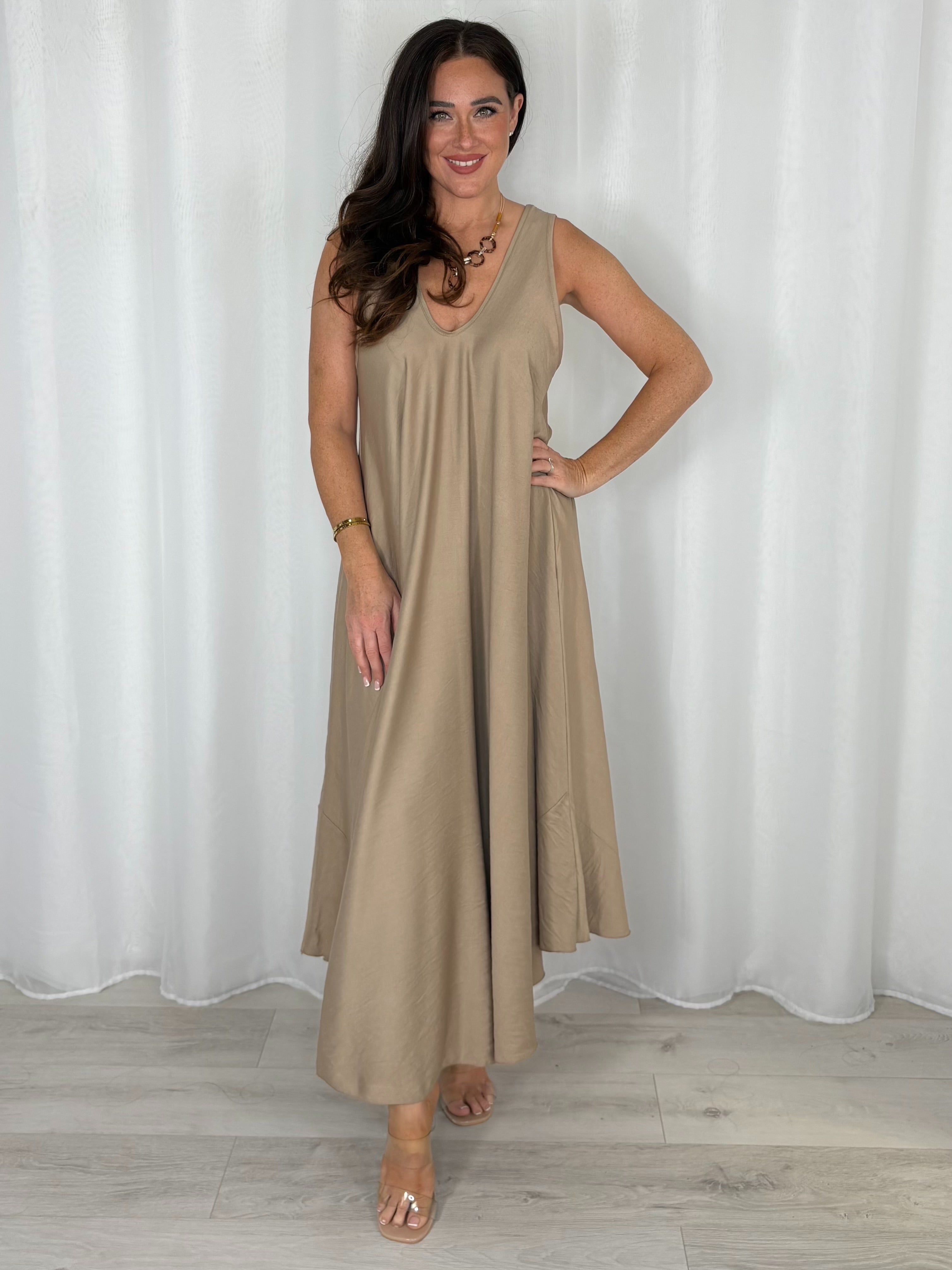 Maxi Dress With Necklace (4 Colours)