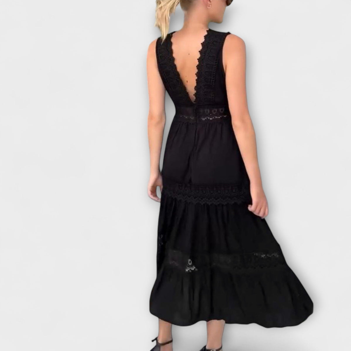 Aurélie - Elegant V-Neck Lace Dress