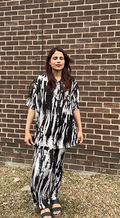 LADIES COMFORT LOUNGE CO-ORD SETS UPGRADED FRESH COOL FABRIB JUST MADE FOR MOST COMFORT SENSATION DURING SUMMER TIMES SUPER STRETCHY 3D PATTERNS VERSATILE FOR MOST VIBES ONE SIZE FITS