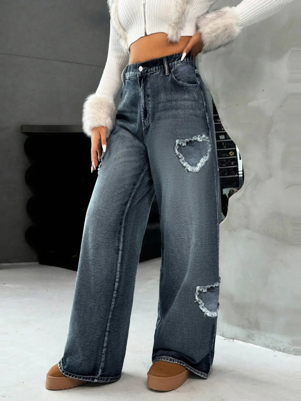 Women's Classic New Heart Embroidered Straight-Leg Jeans, Fashion Elegant Fitted Woven Denim Jeans for All Seasons, Versatile Washed Jean Style, Pants, Embroidery, Womenswear, Everyday