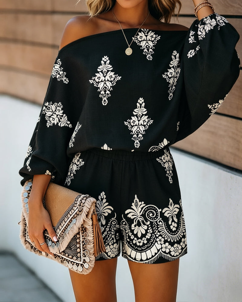 Women's Vintage Print Two-Piece Set Off-Shoulder Batwing Sleeve Top and High-Waisted Shorts Casual Vacation Set