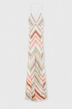 Agustina Long lace dress with V-neck and zigzag pattern